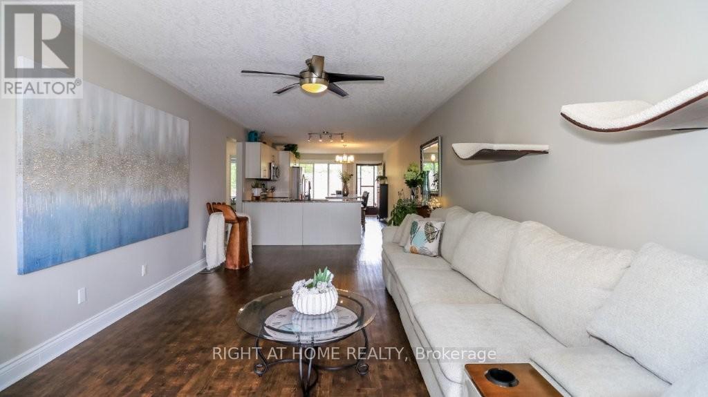 #201 43 OLIVE CRESCENT - 9