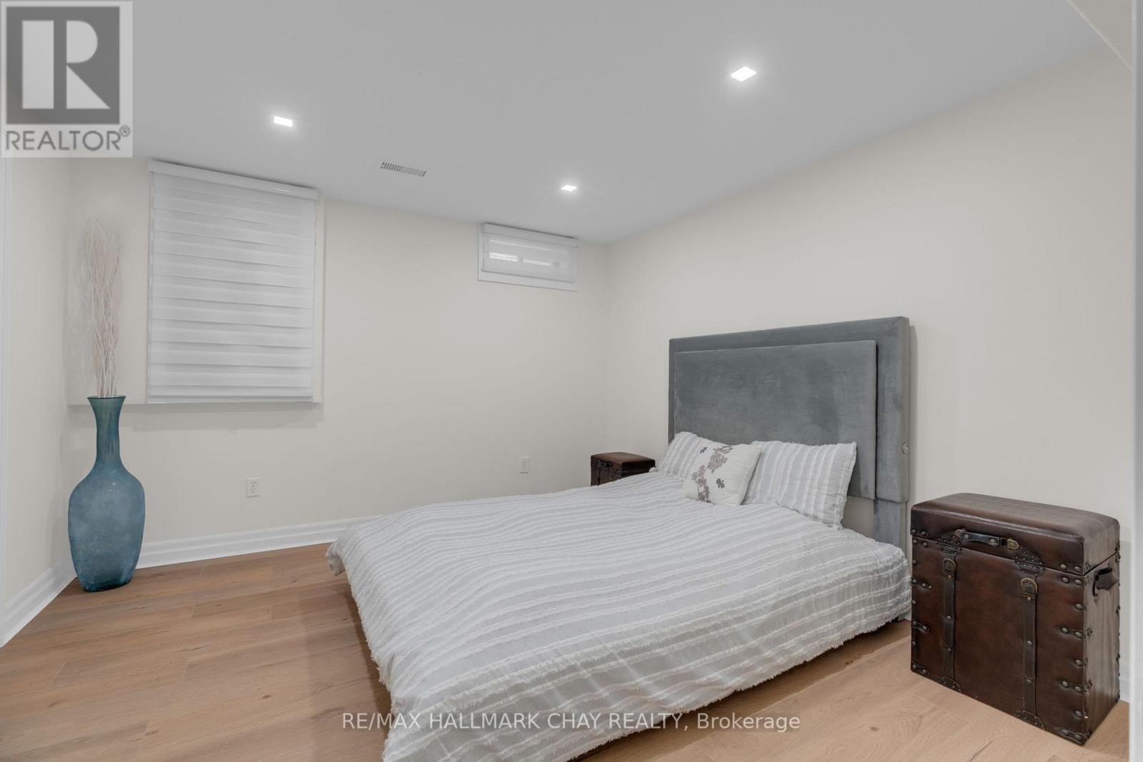 16 OAKMONT AVENUE - 29