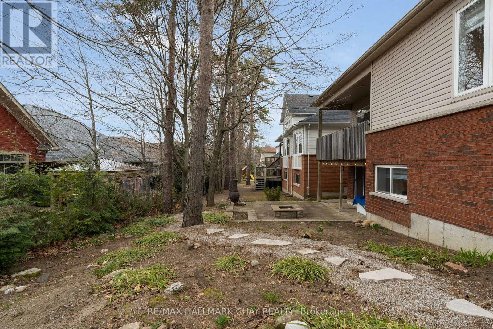 16 OAKMONT AVENUE - 32
