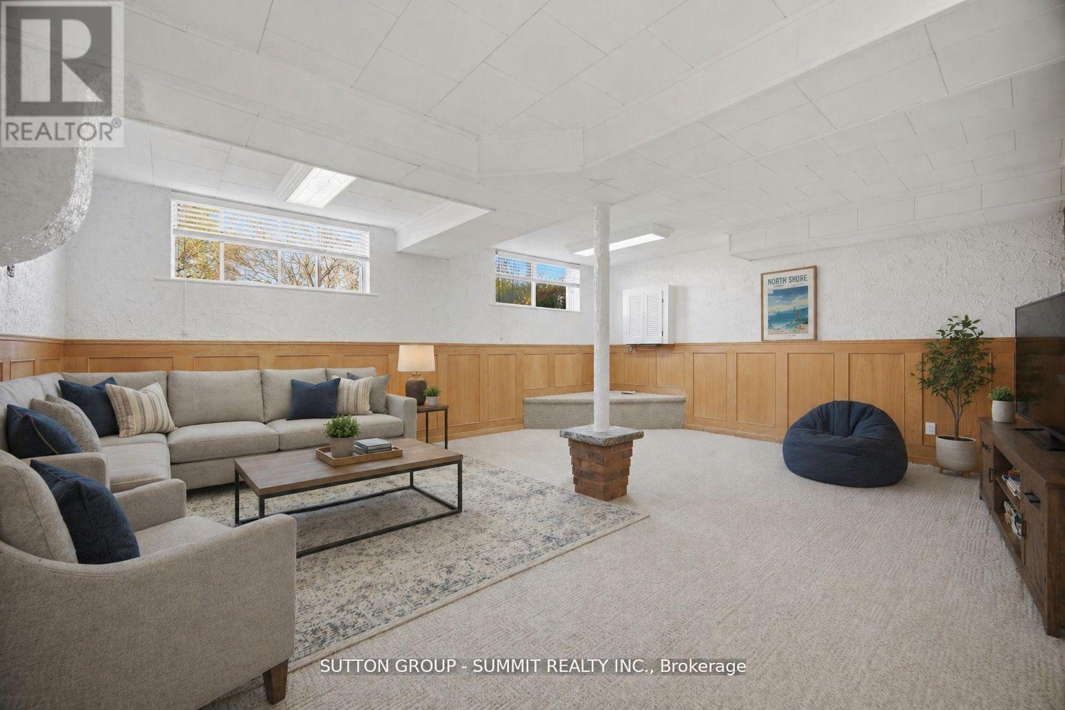 3 DONATA DRIVE - 21
