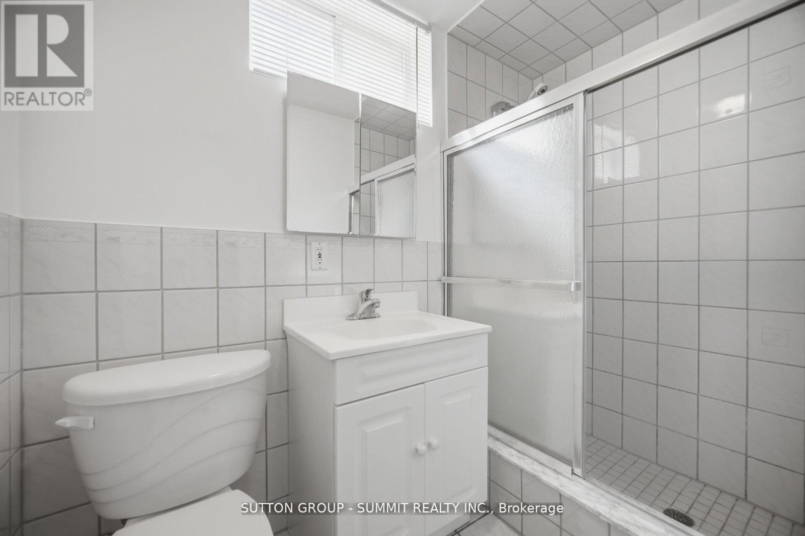 3 DONATA DRIVE - 27
