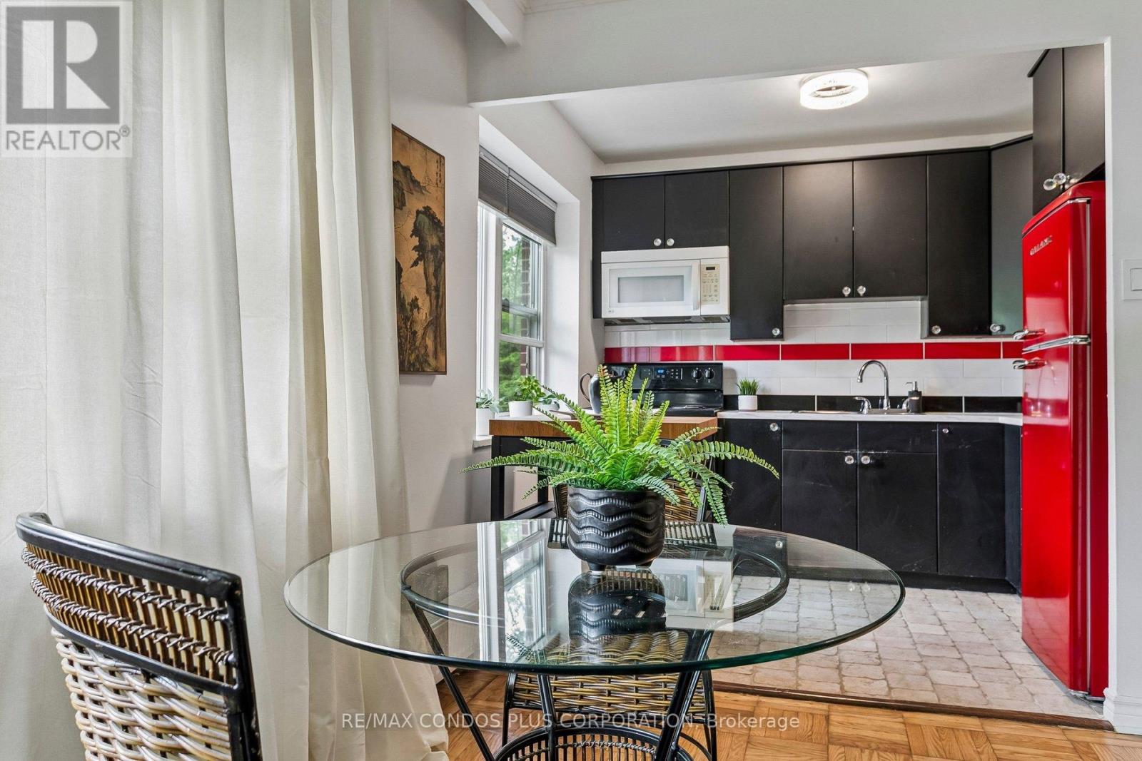 #101 185 STEPHEN DRIVE - 12