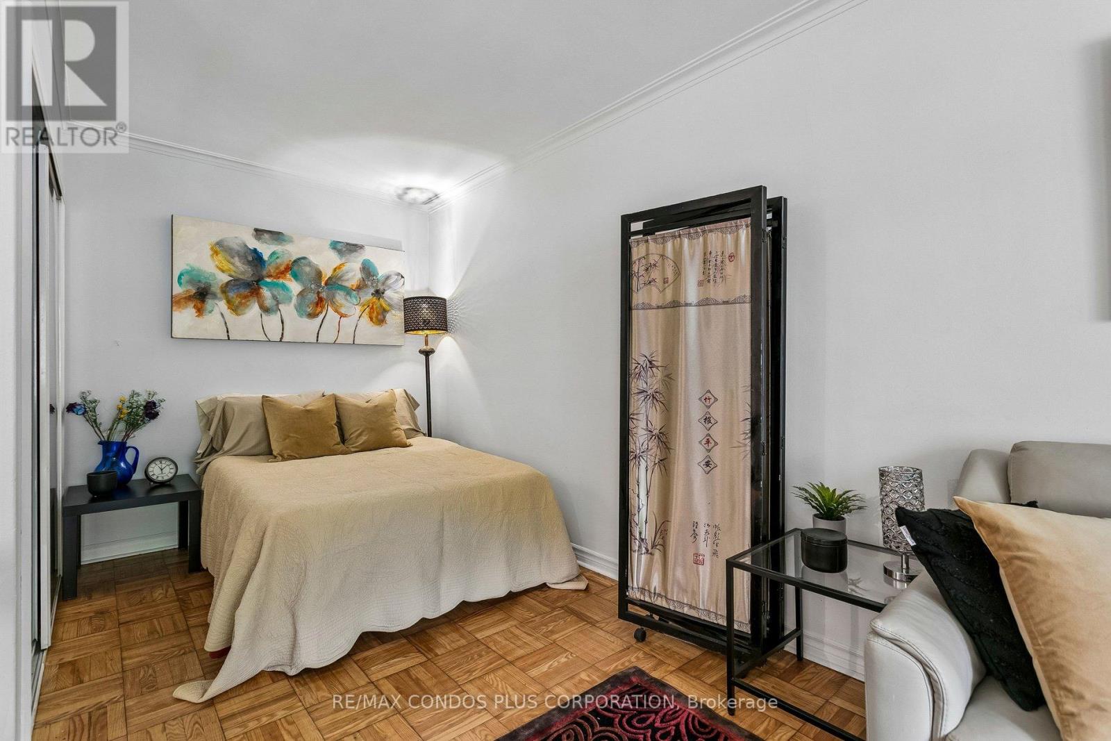 #101 185 STEPHEN DRIVE - 26
