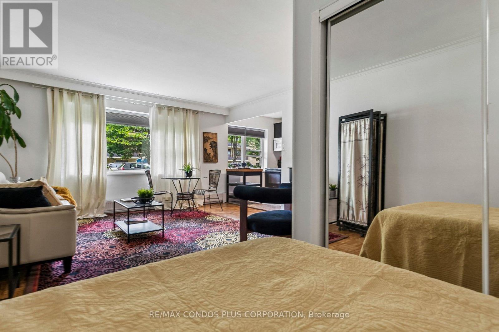 #101 185 STEPHEN DRIVE - 31