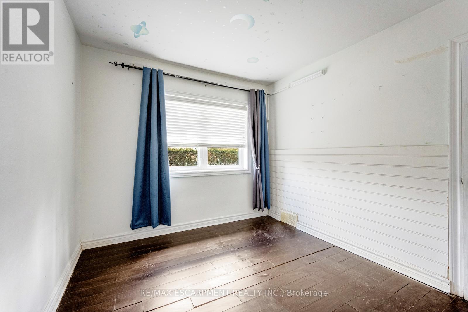 16 WOODWARD AVENUE - 21