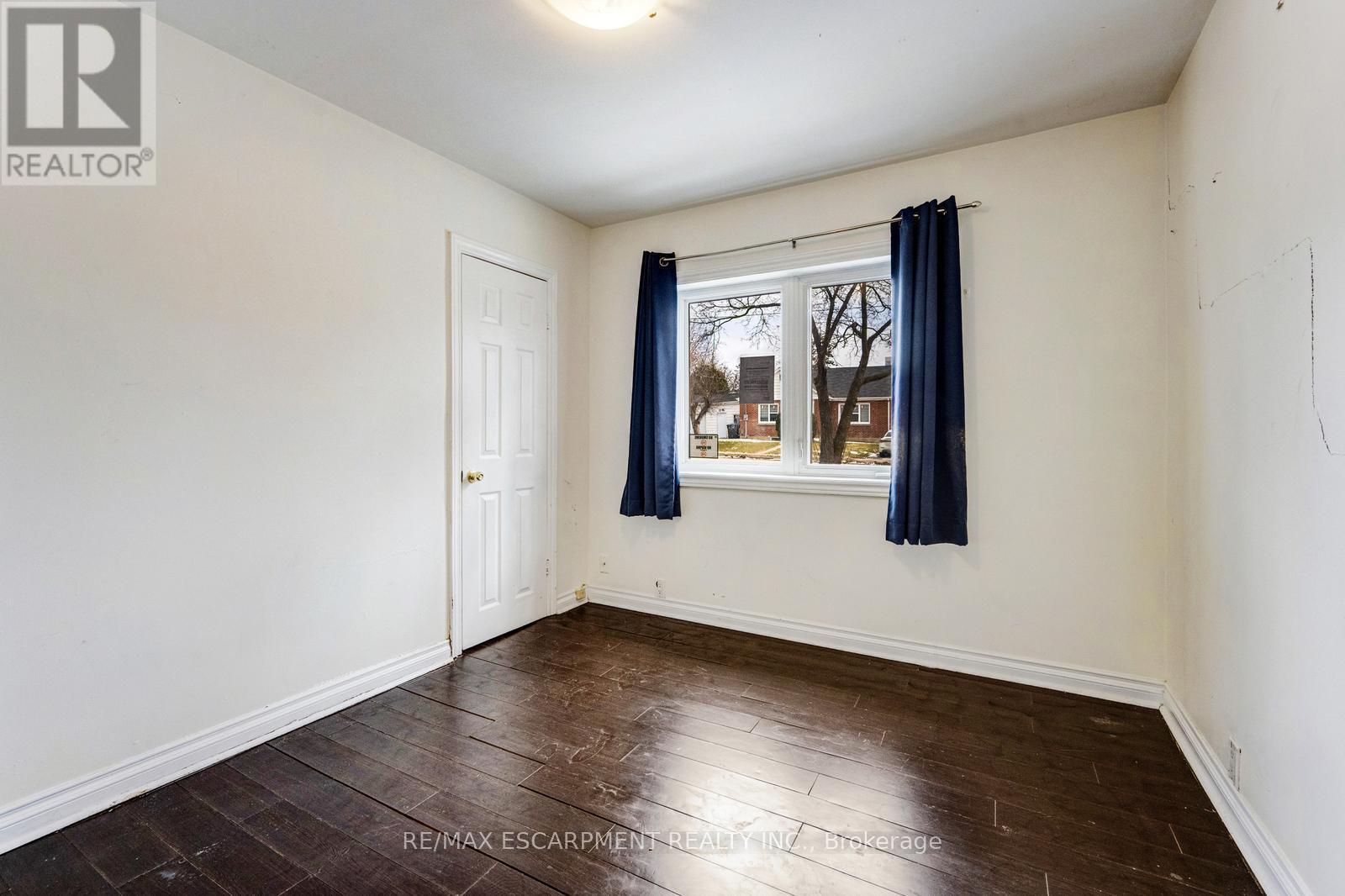 16 WOODWARD AVENUE - 24