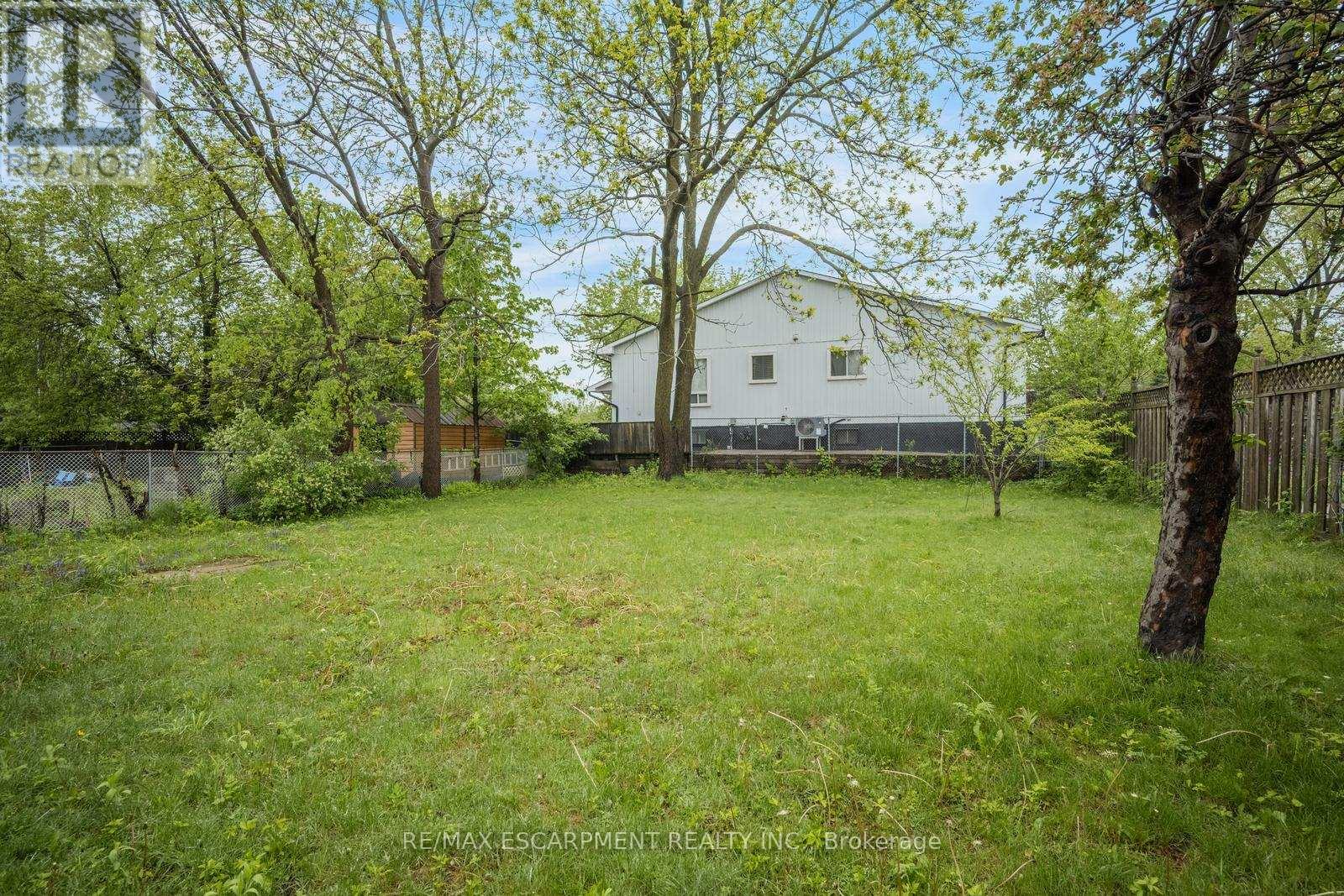 16 WOODWARD AVENUE - 32