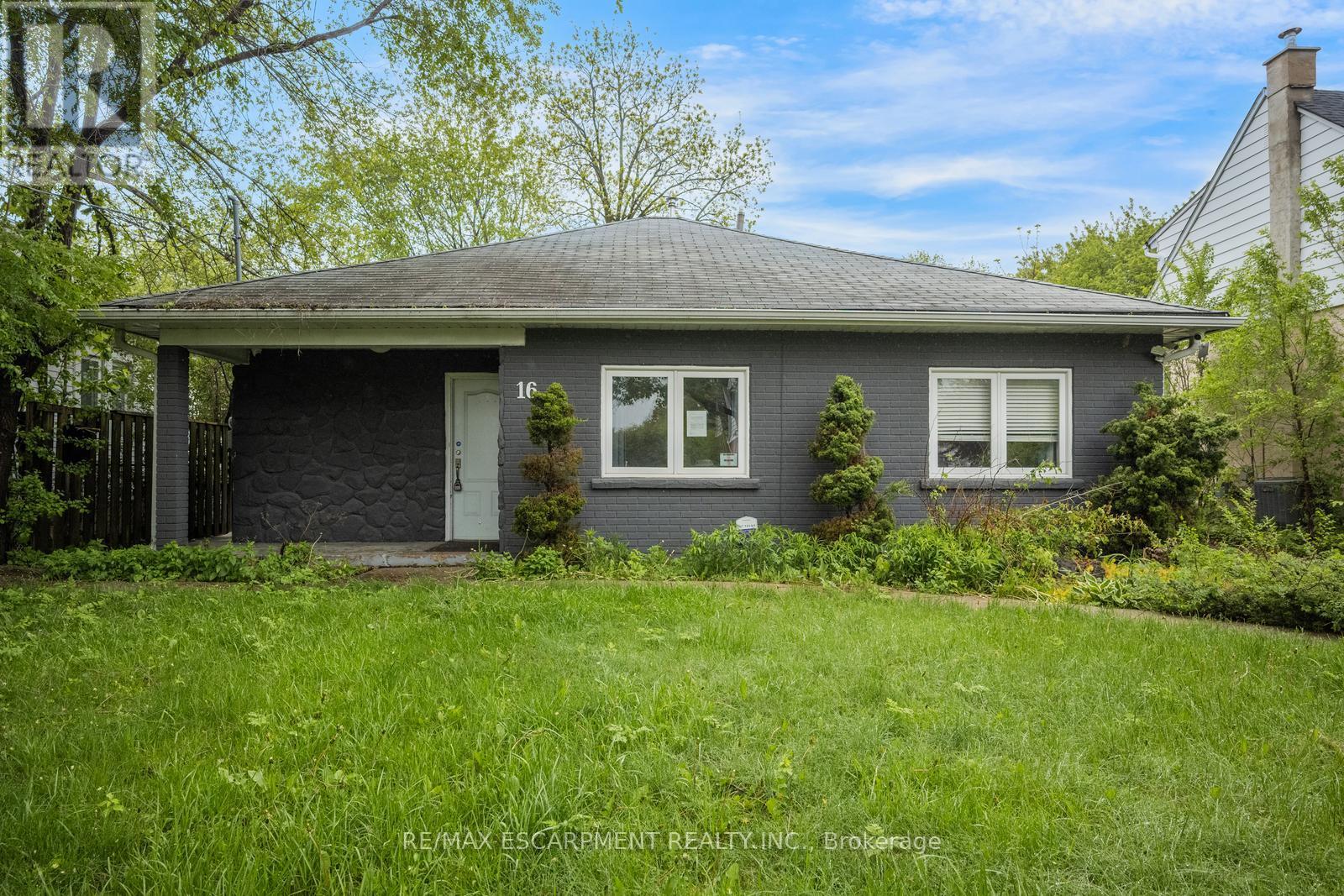 16 WOODWARD AVENUE - 4