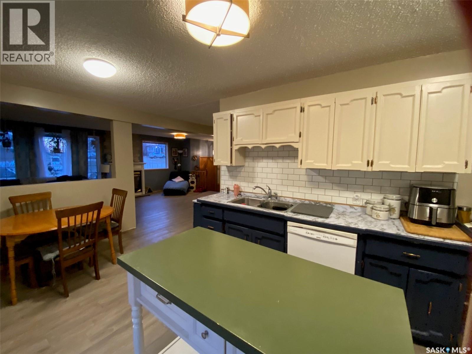 515 Springs Avenue - 16