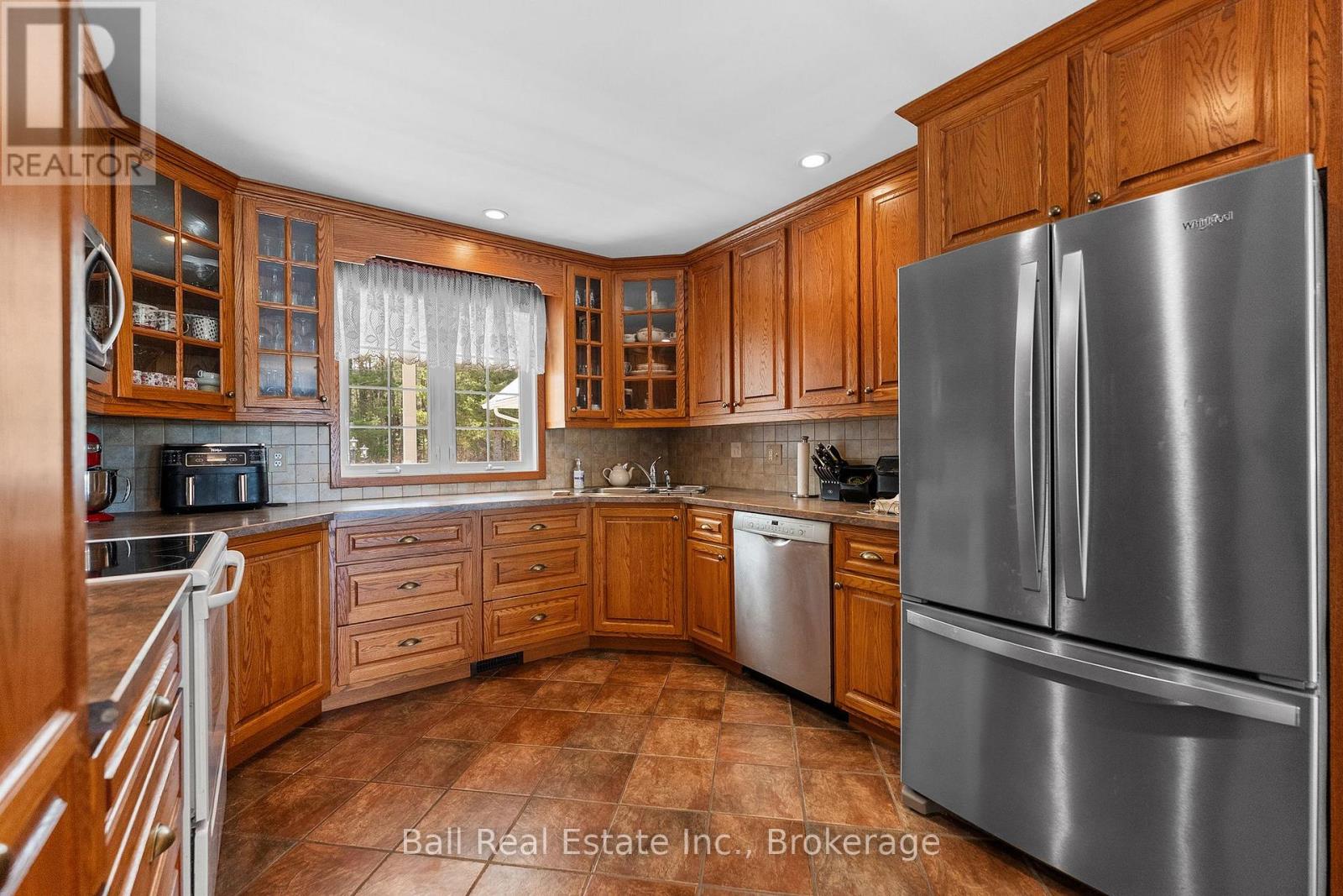 214A CENTRE ROAD - 25
