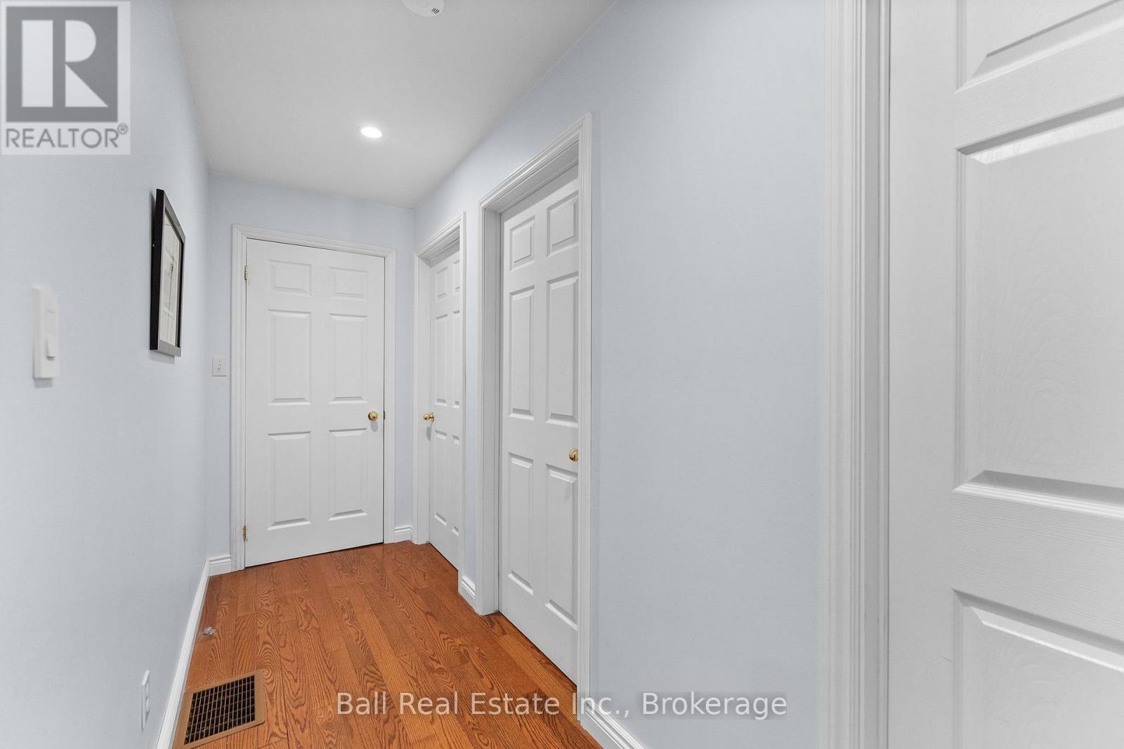 214A CENTRE ROAD - 26