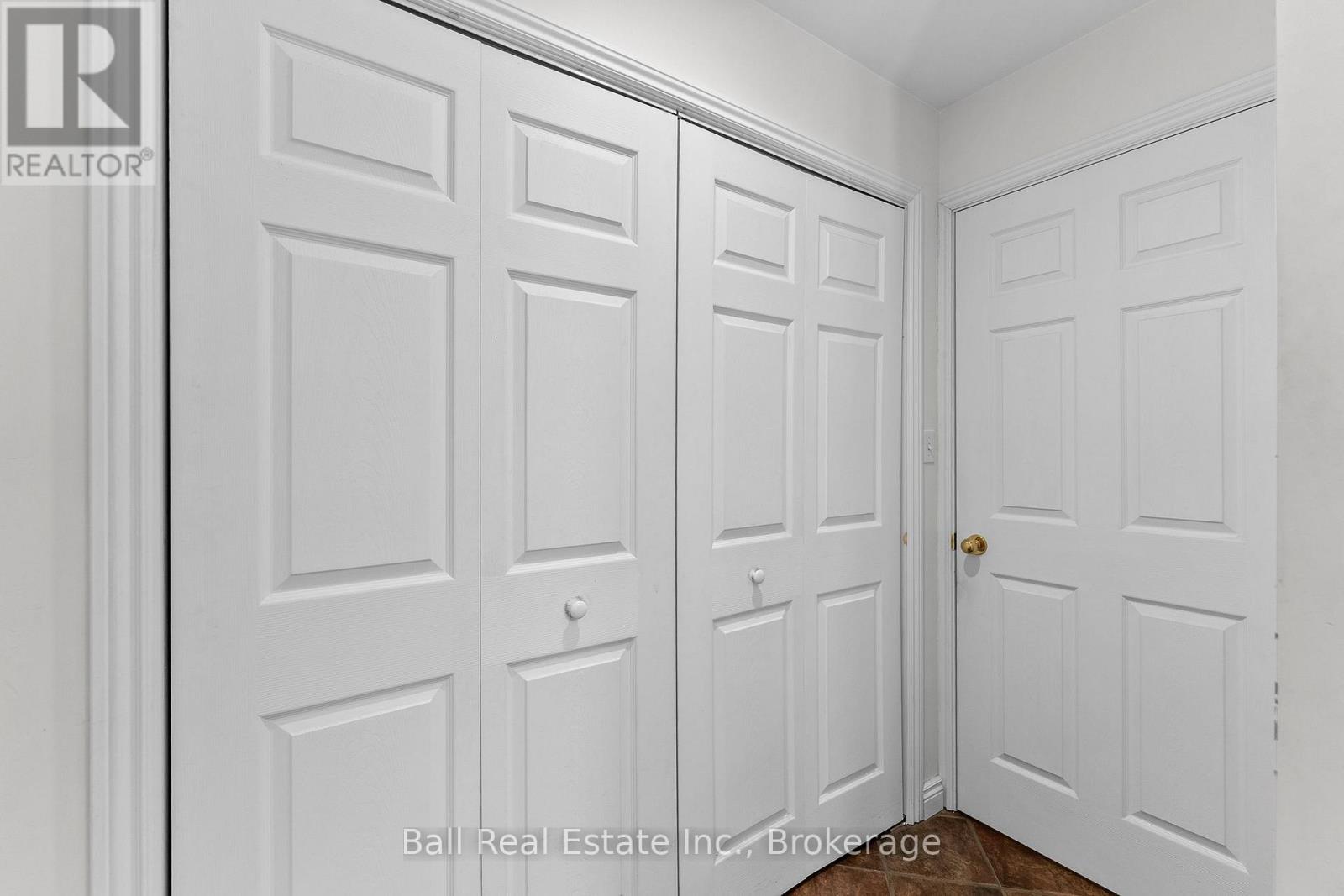214A CENTRE ROAD - 31