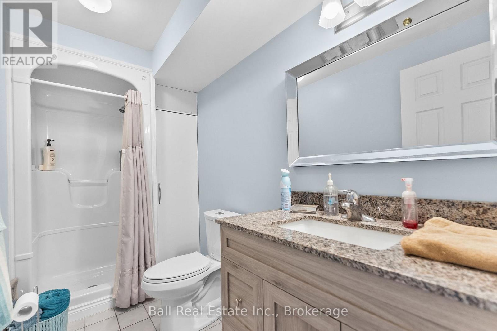 214A CENTRE ROAD - 35