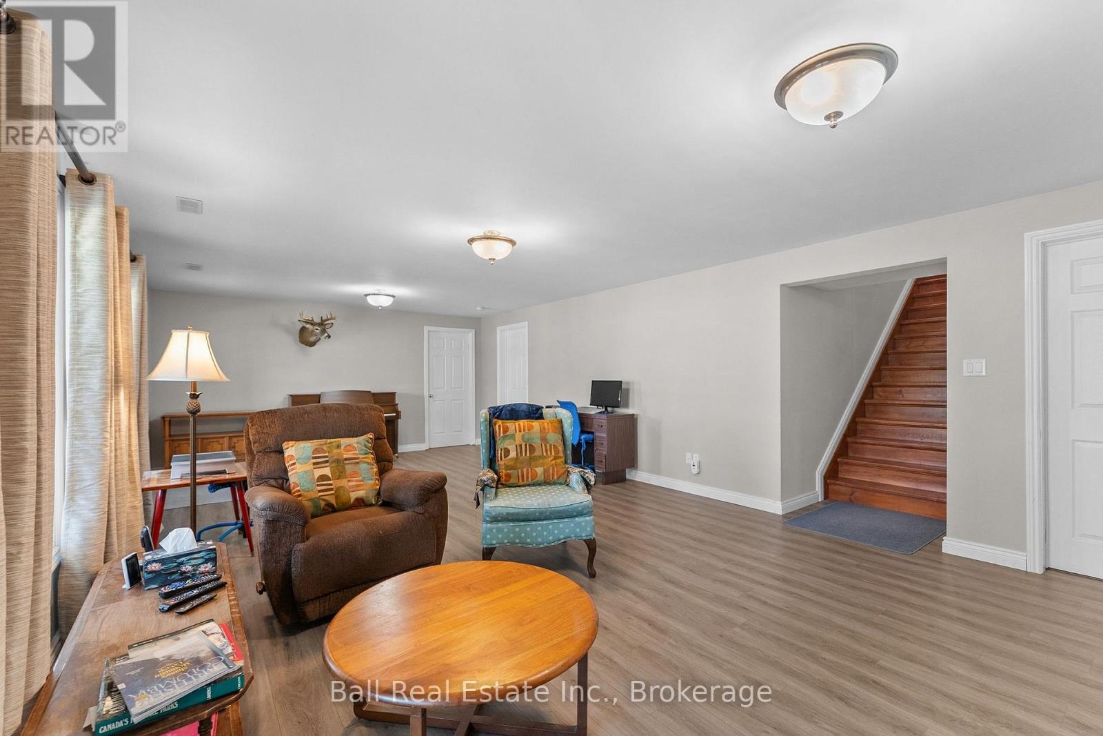 214A CENTRE ROAD - 40