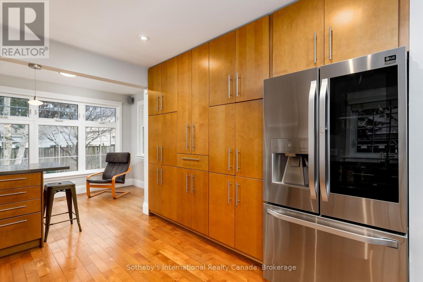 32 ANDERSON STREET - 16