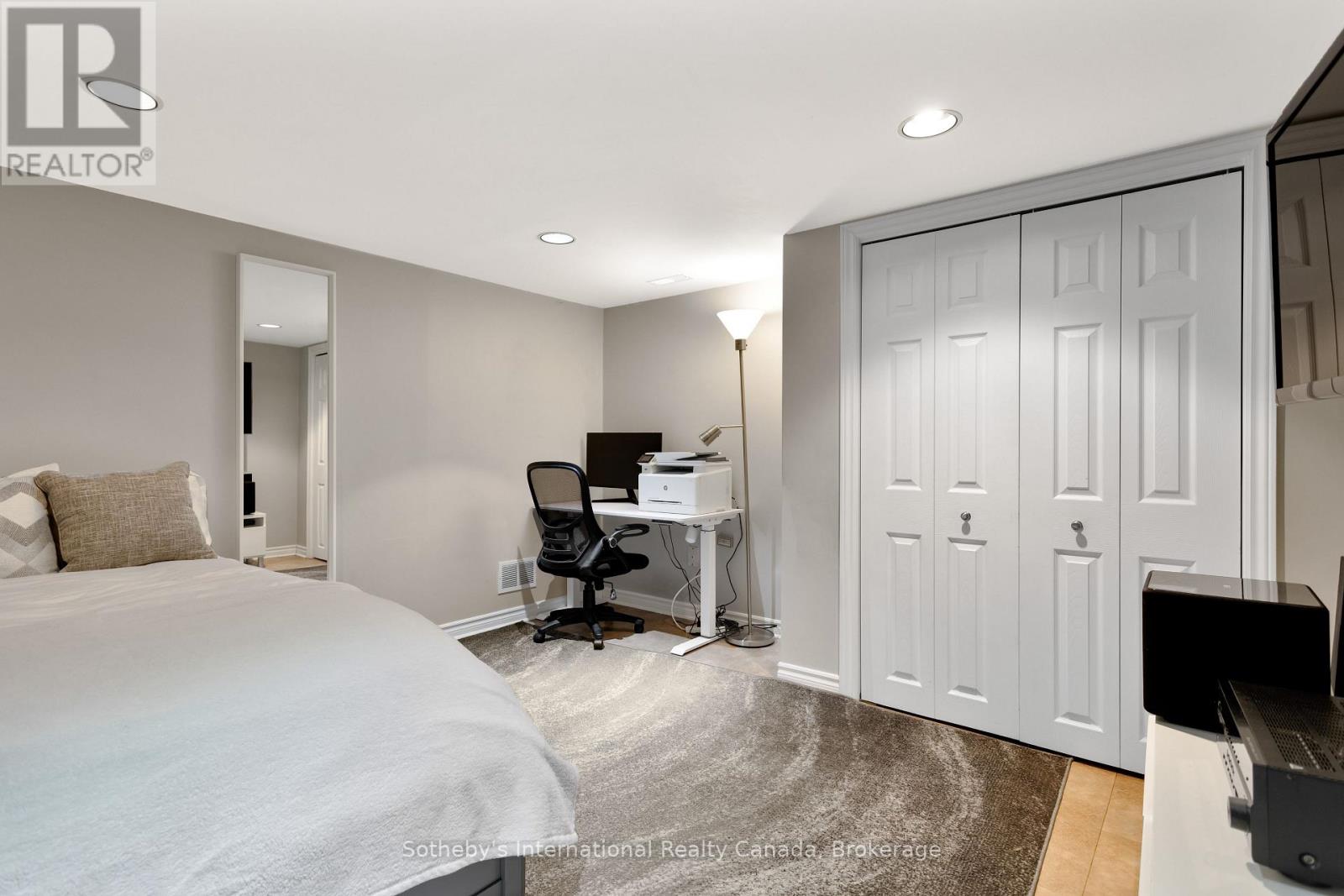 32 ANDERSON STREET - 33