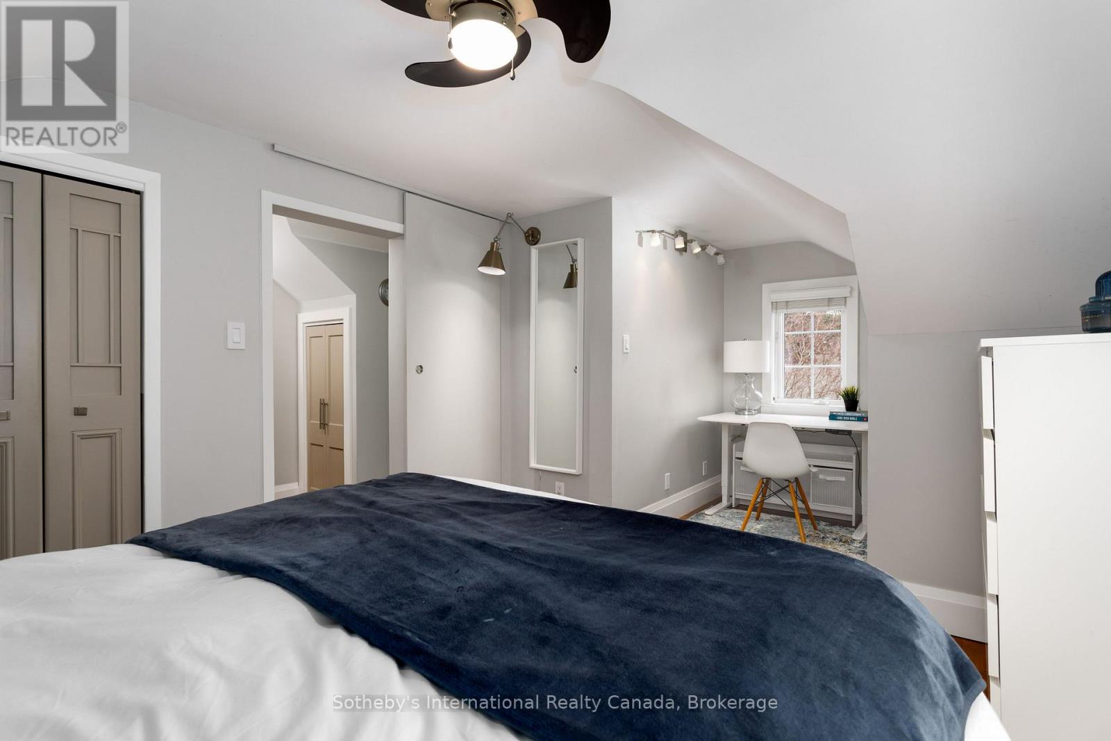 32 ANDERSON STREET - 28