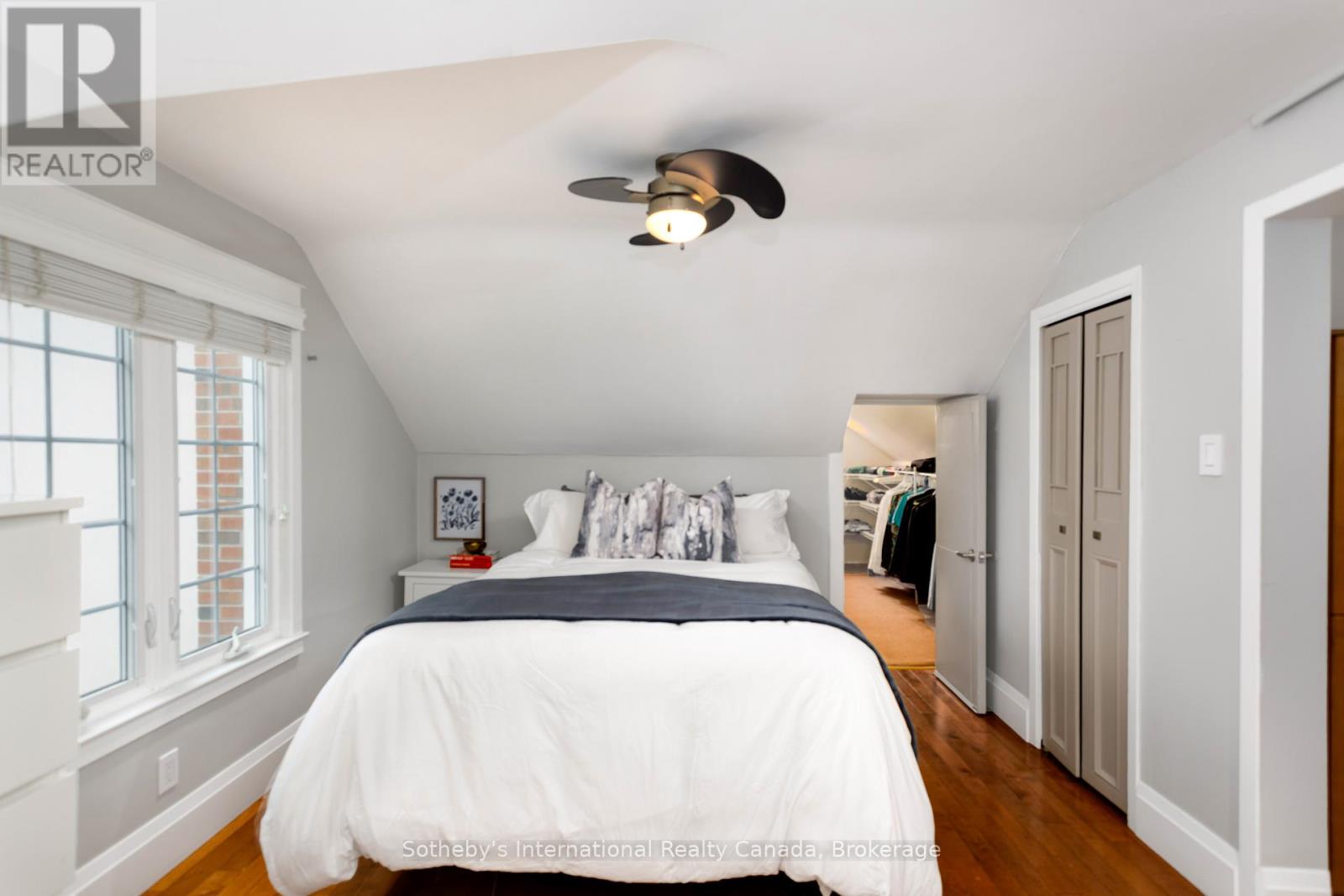 32 ANDERSON STREET - 30