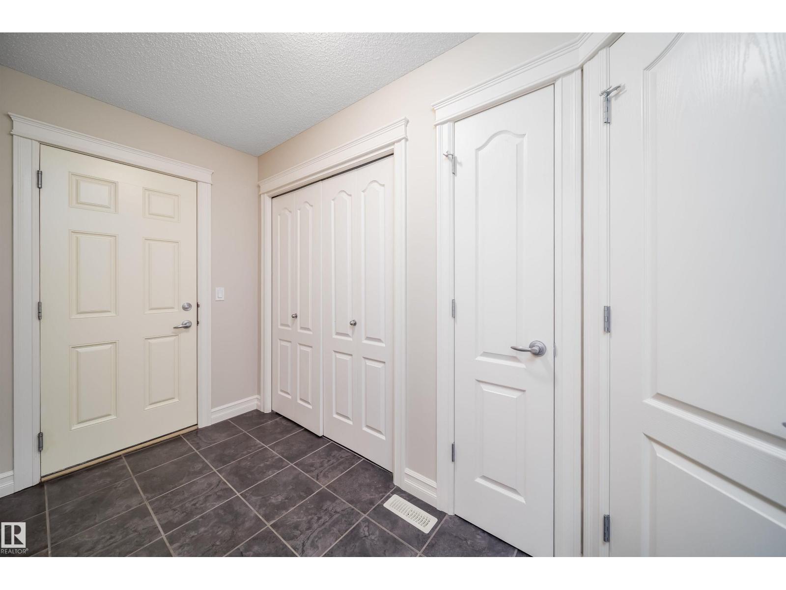 11312 13 AVE SW SW — photo 7