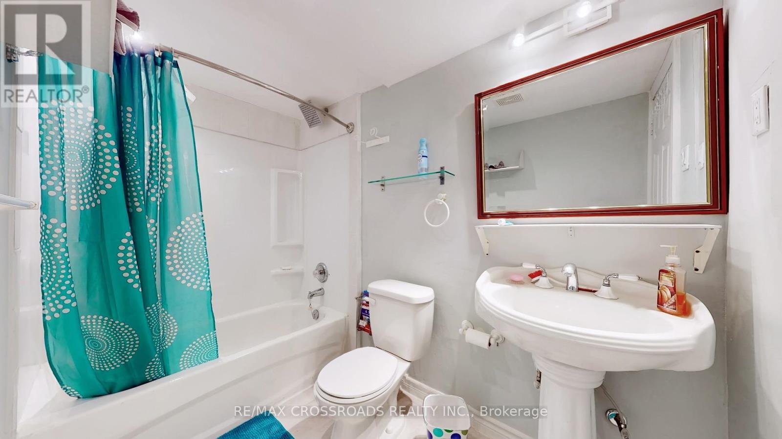 56 DOMINION CRESCENT - 42