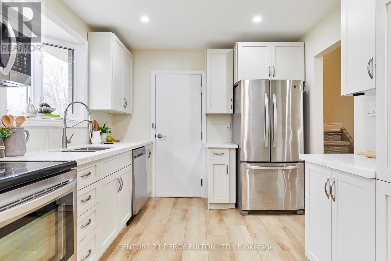 39 MEREDITH CRESCENT - 15