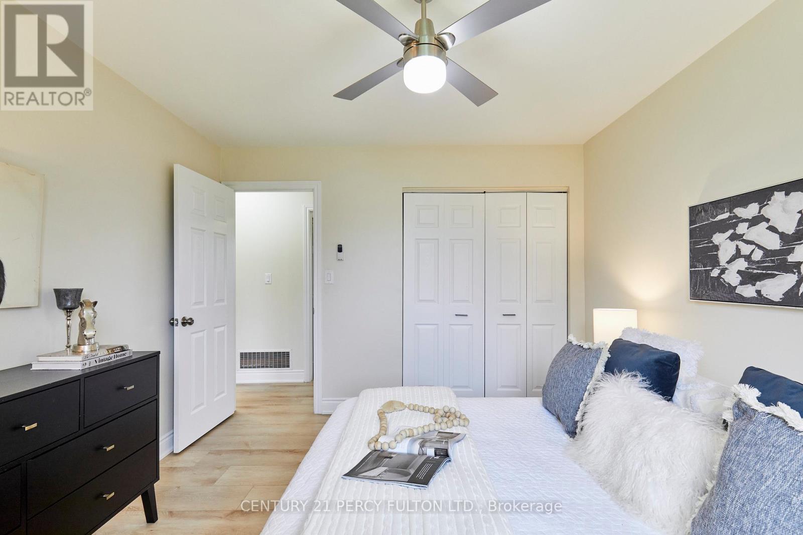 39 MEREDITH CRESCENT - 21