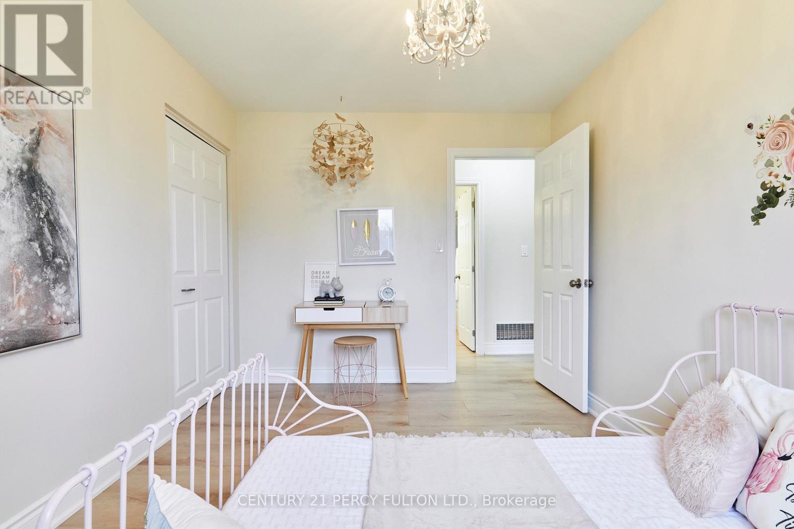 39 MEREDITH CRESCENT - 23