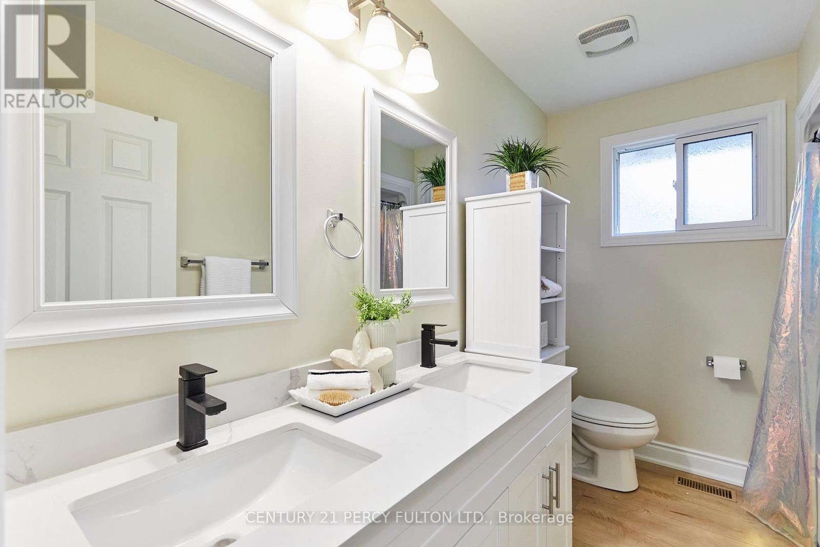 39 MEREDITH CRESCENT - 26