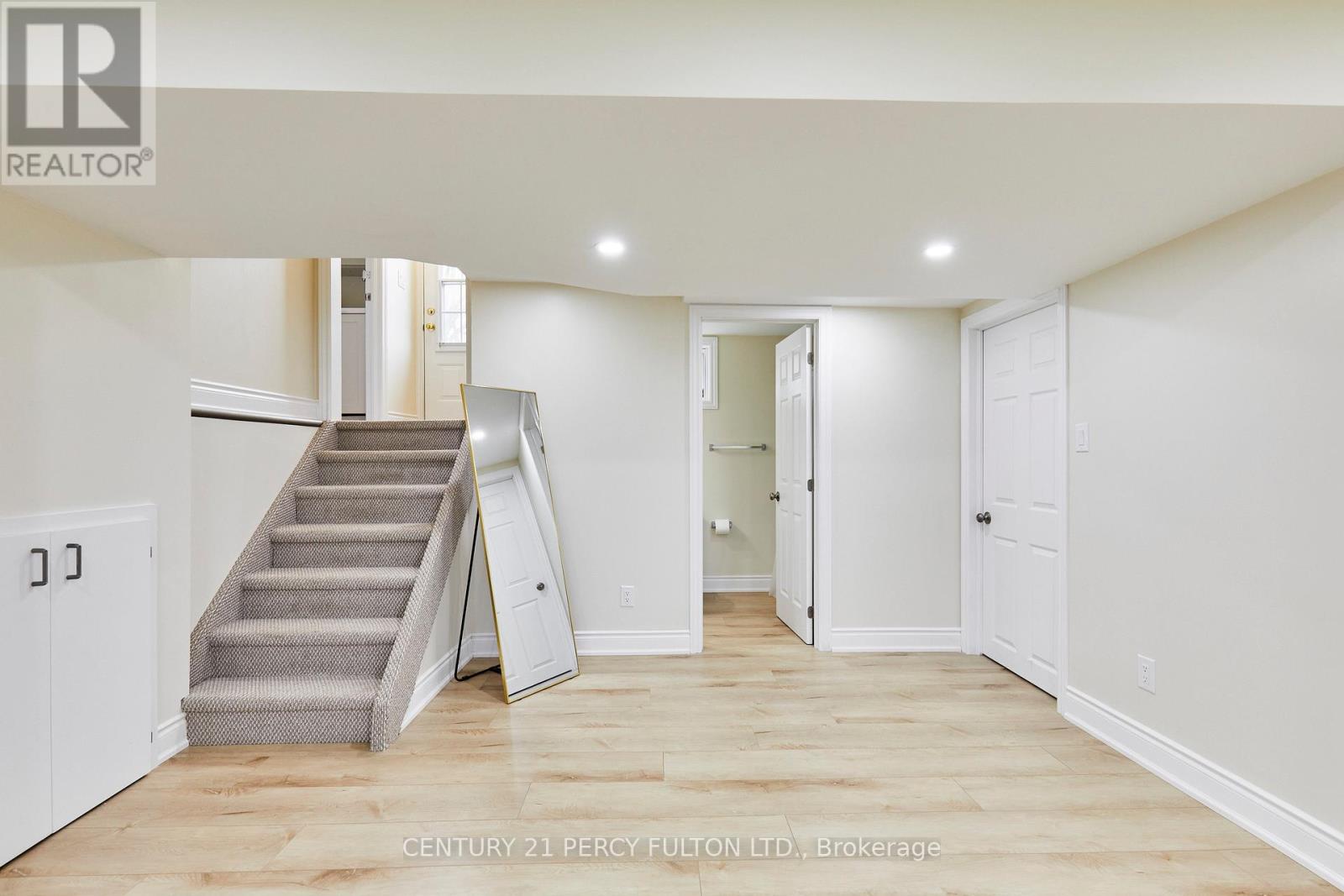 39 MEREDITH CRESCENT - 27