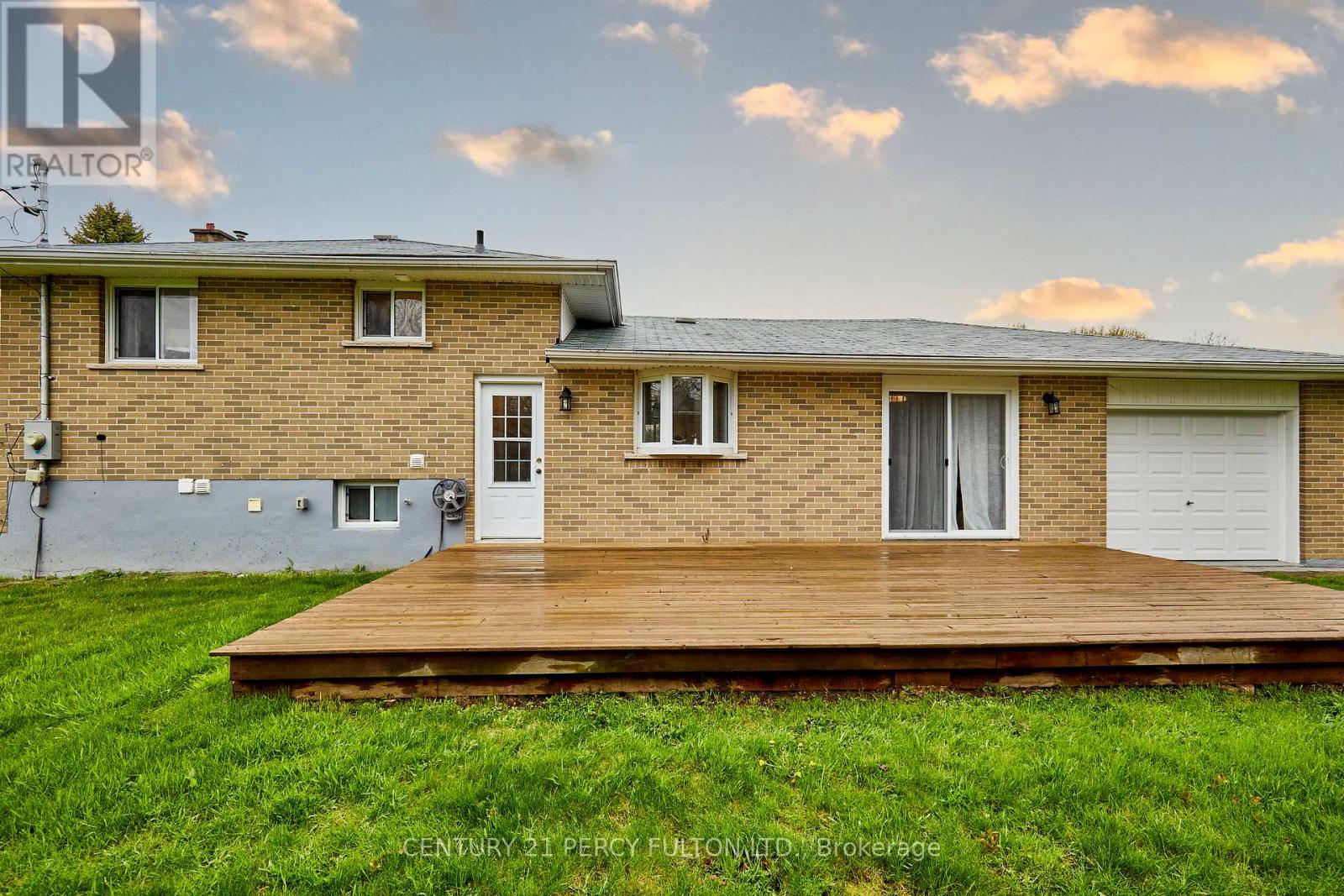 39 MEREDITH CRESCENT - 33