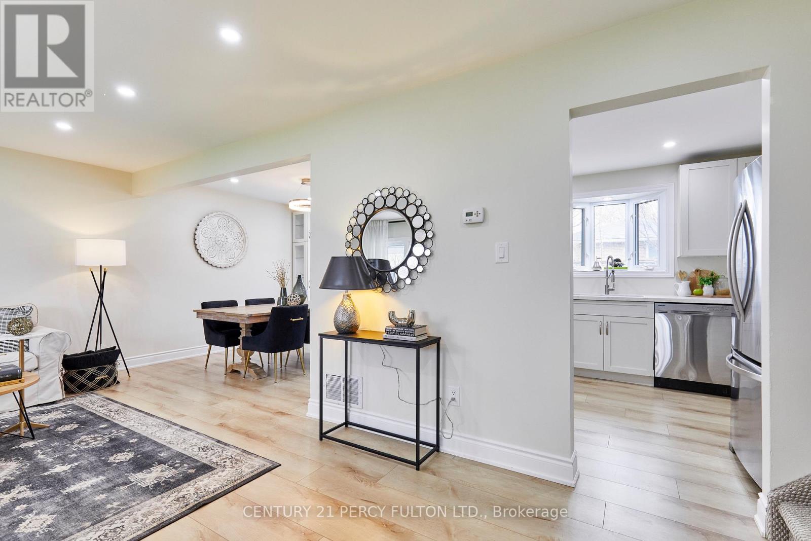 39 MEREDITH CRESCENT - 6