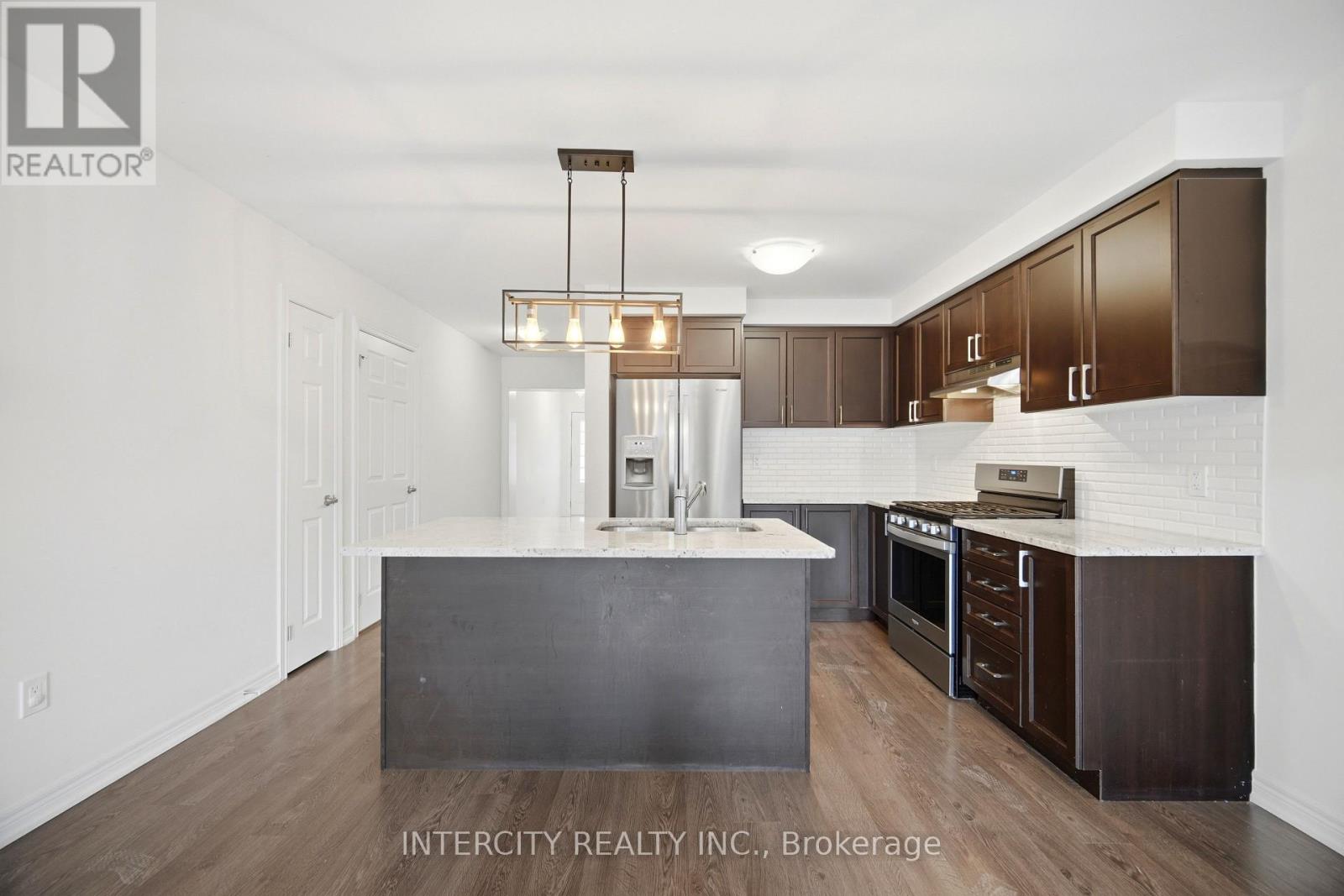 330 STEWART STREET - 10
