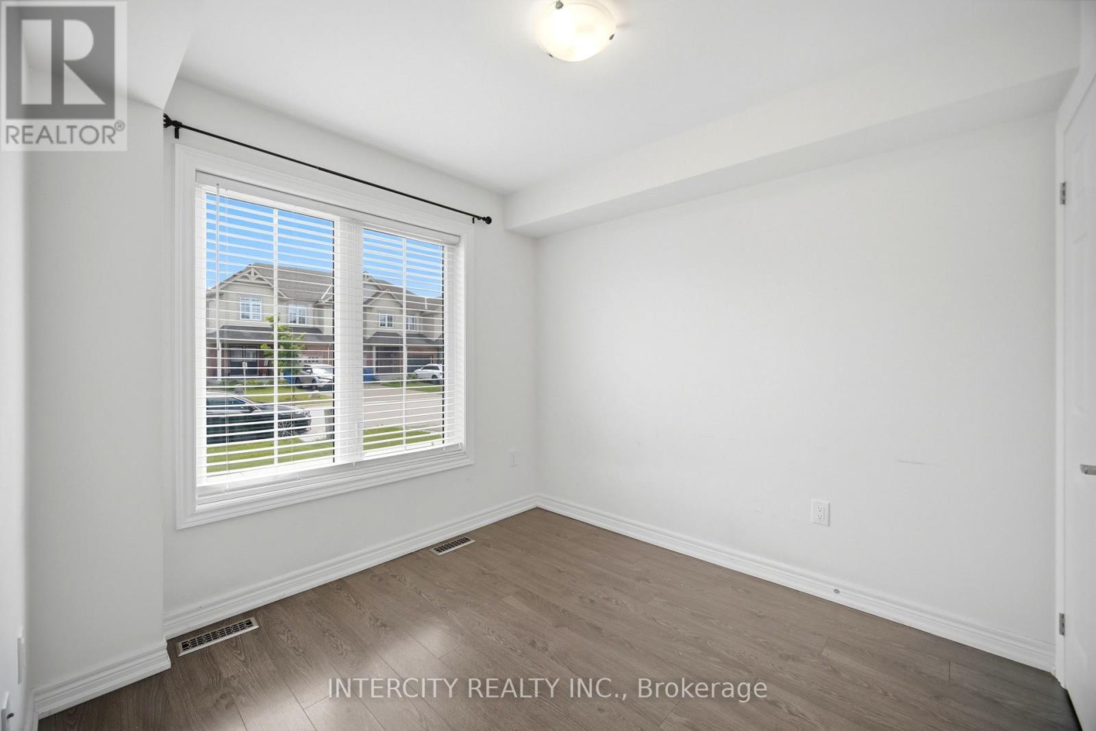 330 STEWART STREET - 15