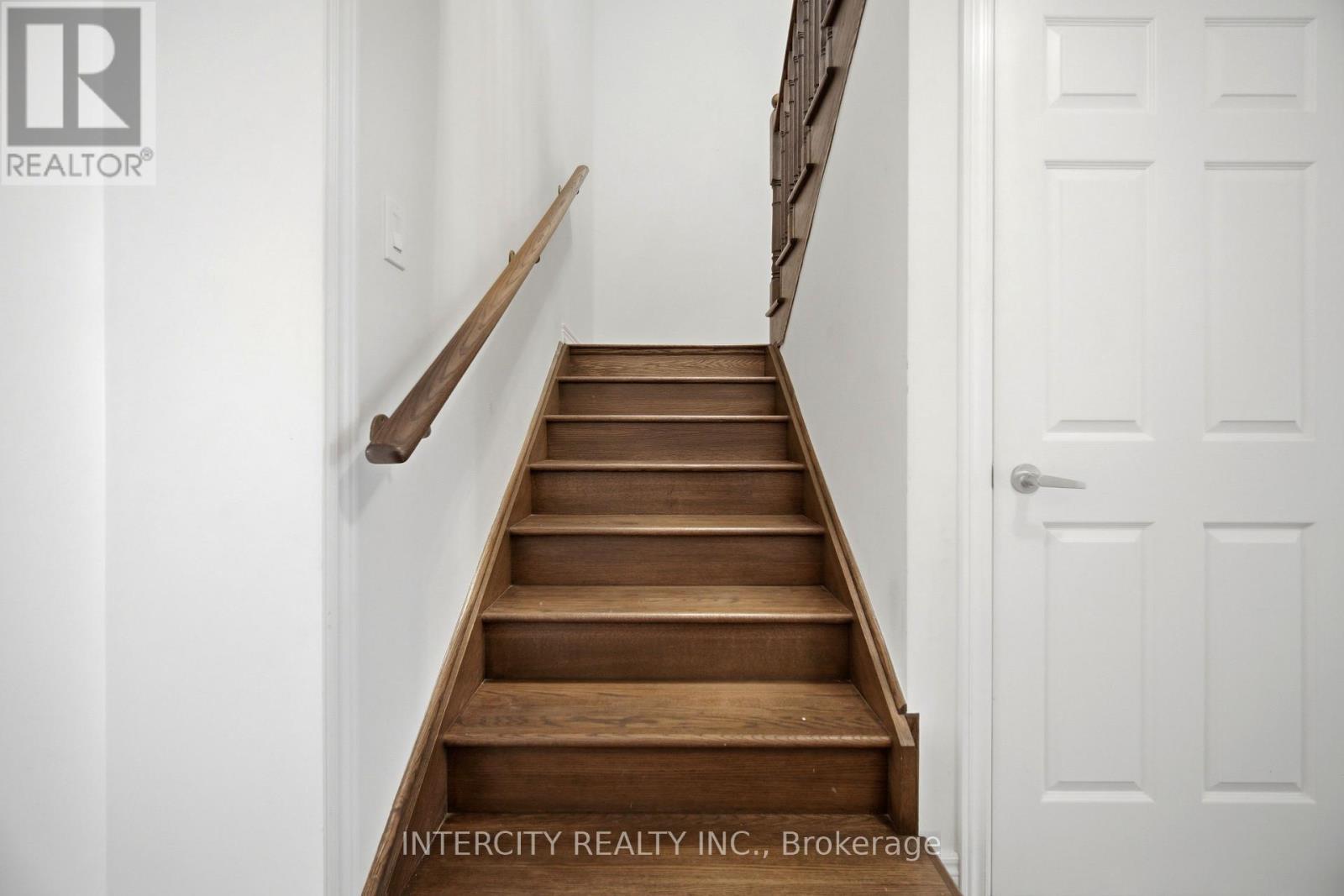 330 STEWART STREET - 25
