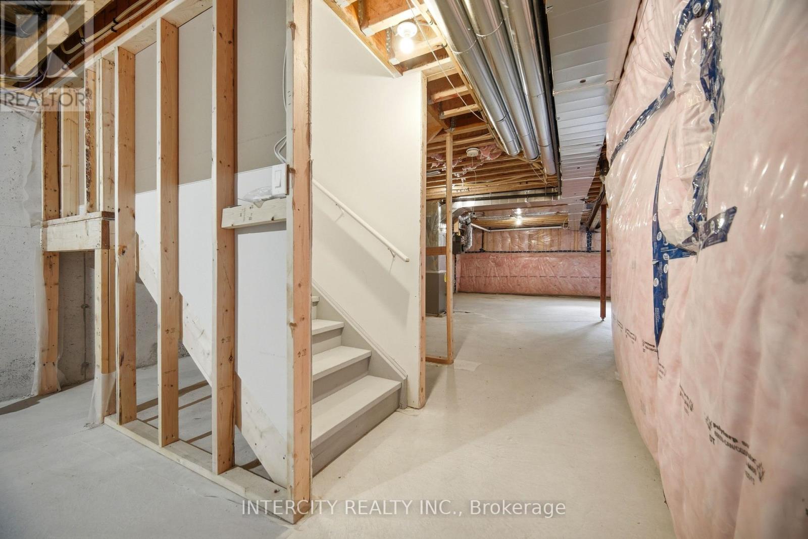 330 STEWART STREET - 35