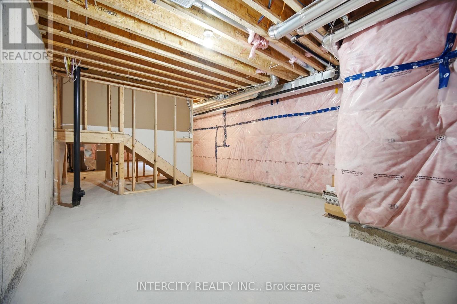 330 STEWART STREET - 36