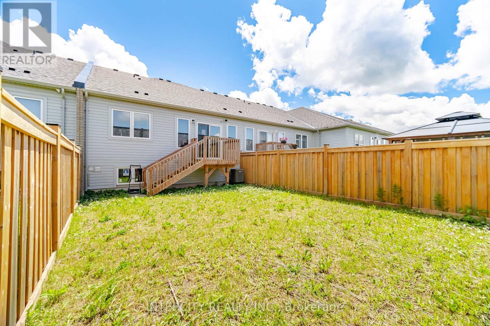 330 STEWART STREET - 44