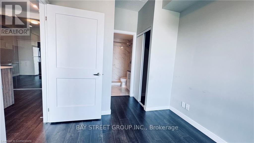 #1909 15 QUEEN STREET S - 21