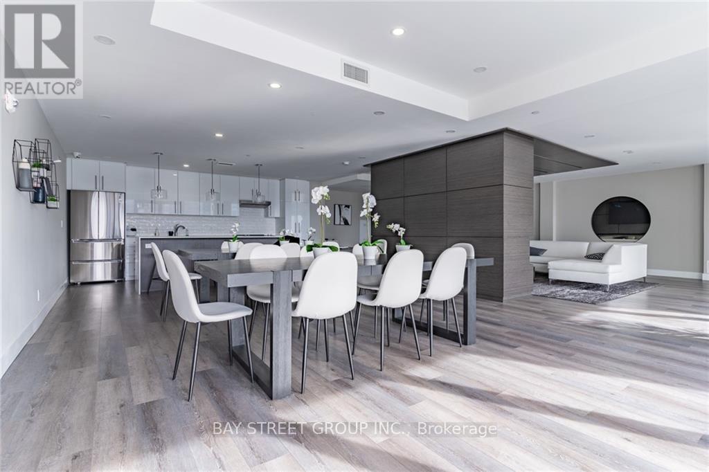 #1909 15 QUEEN STREET S - 28