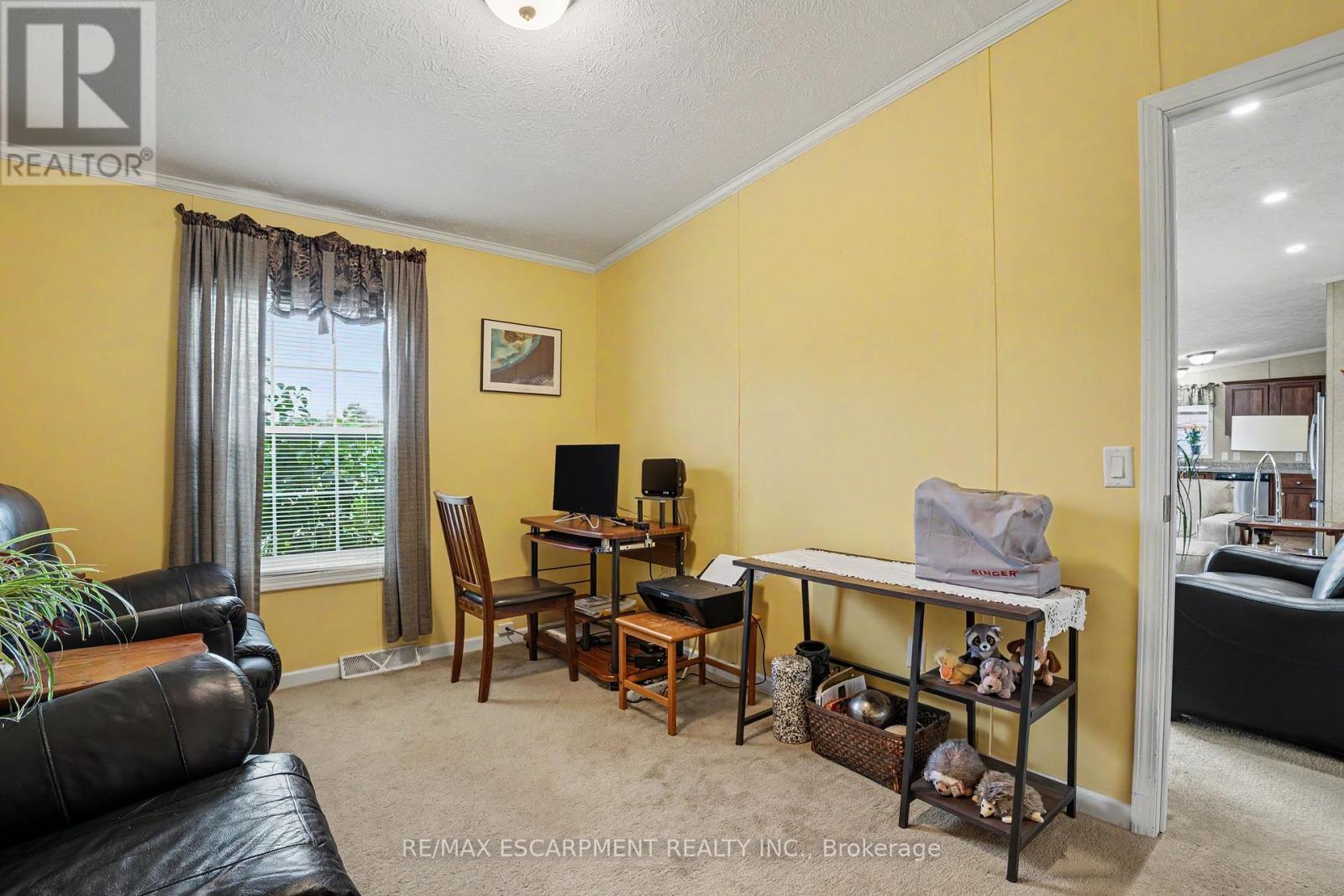 4 HICKORY HOLLOW - 20