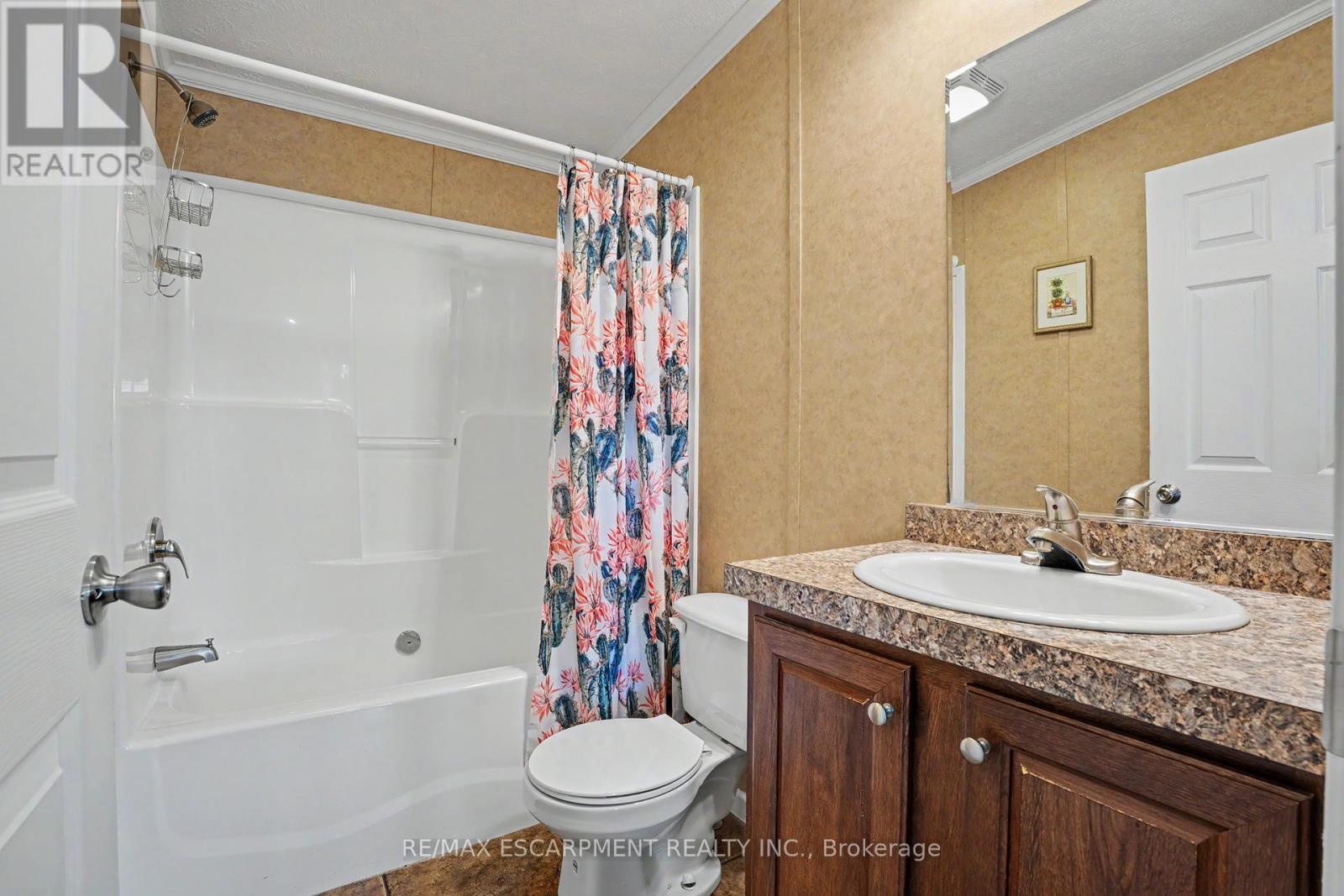 4 HICKORY HOLLOW - 23