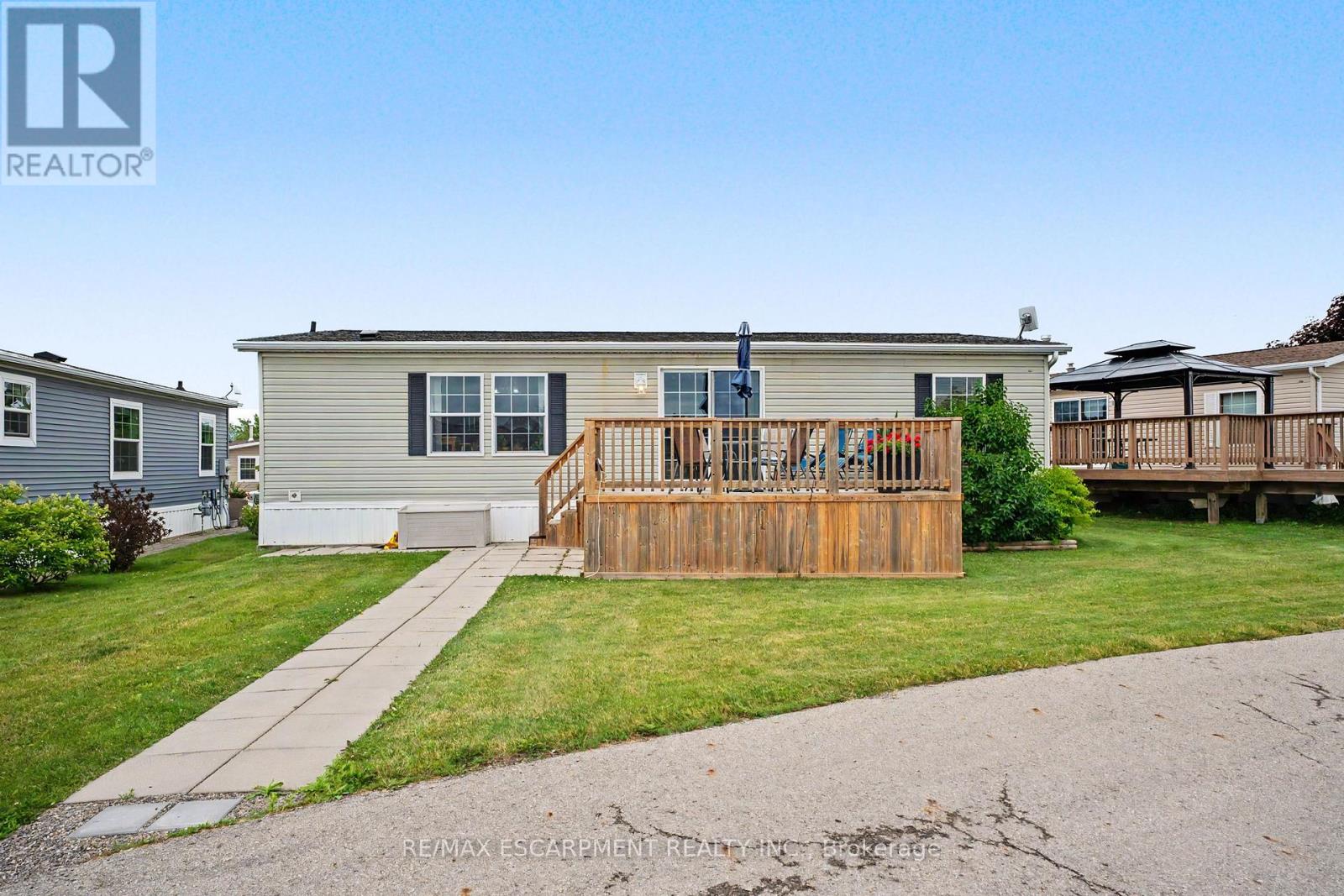 4 HICKORY HOLLOW - 26