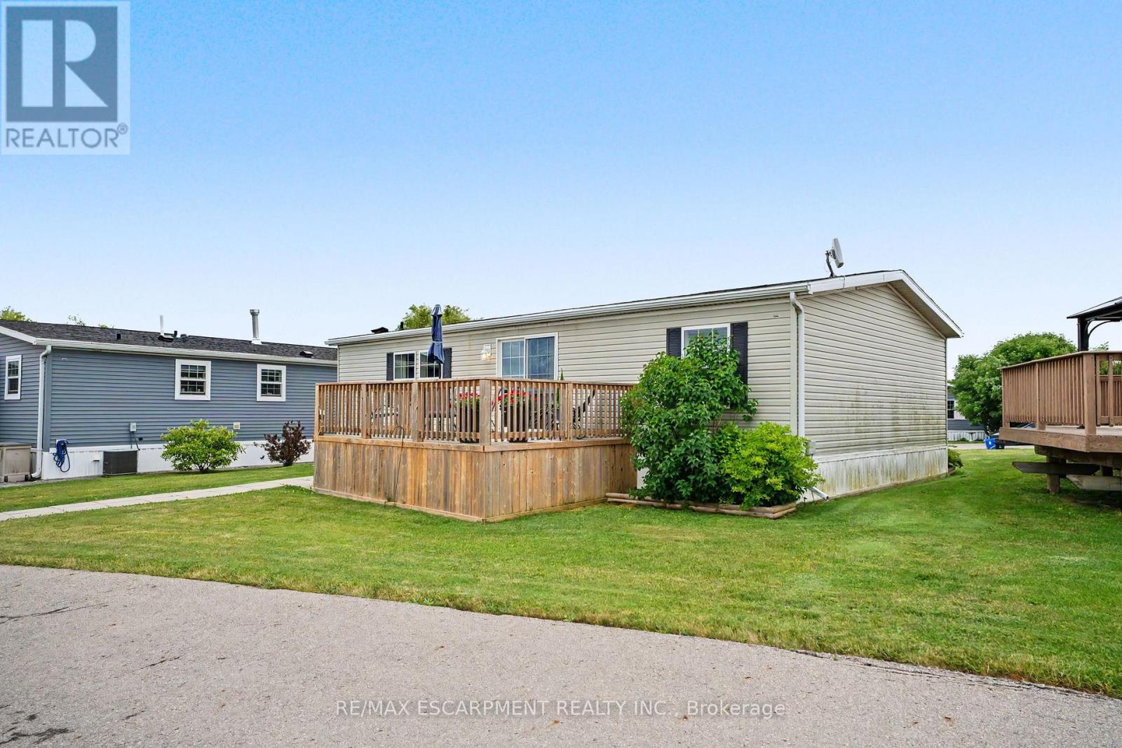 4 HICKORY HOLLOW - 28