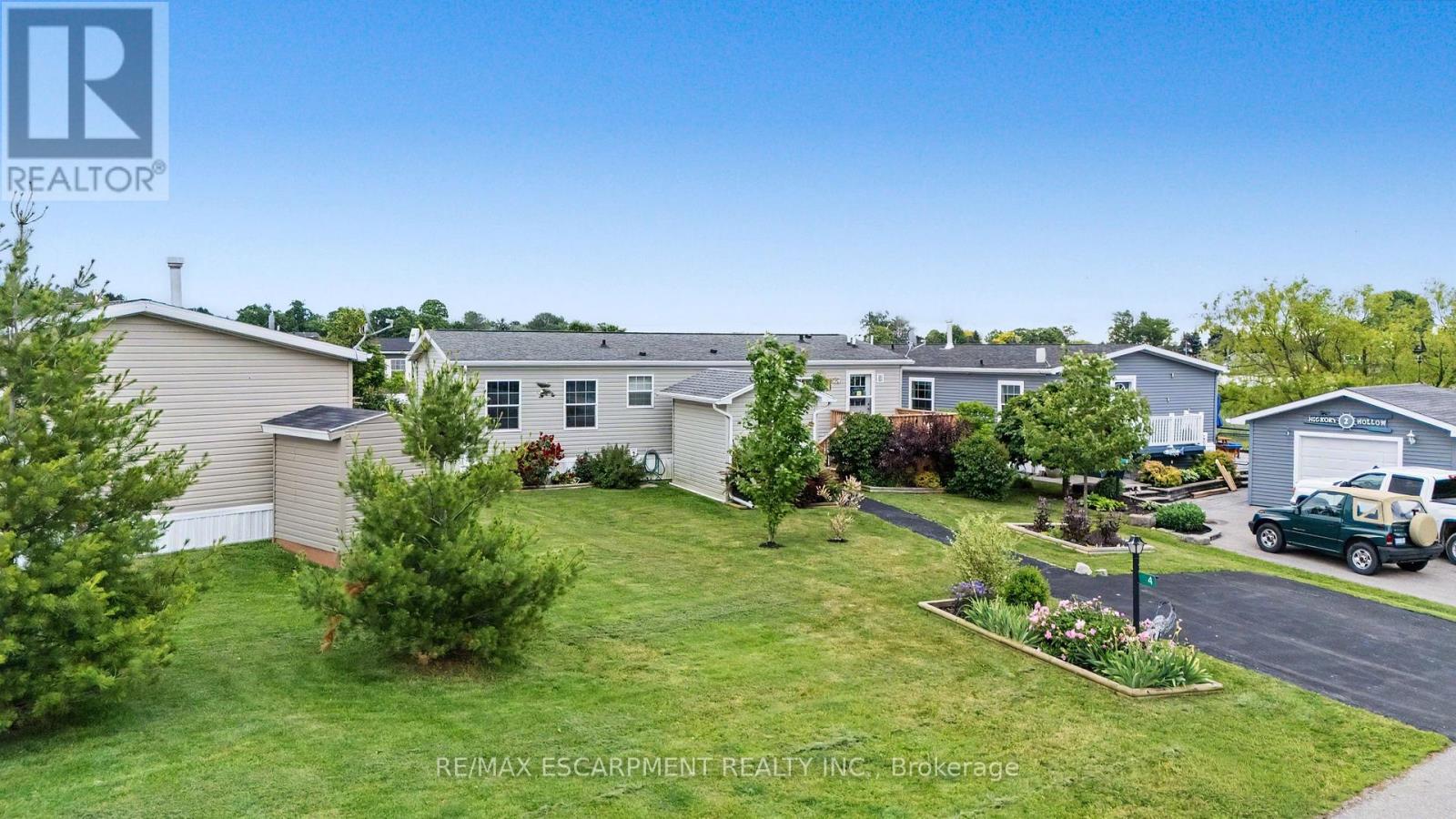 4 HICKORY HOLLOW - 30