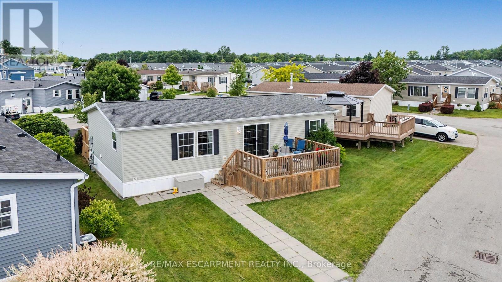 4 HICKORY HOLLOW - 31