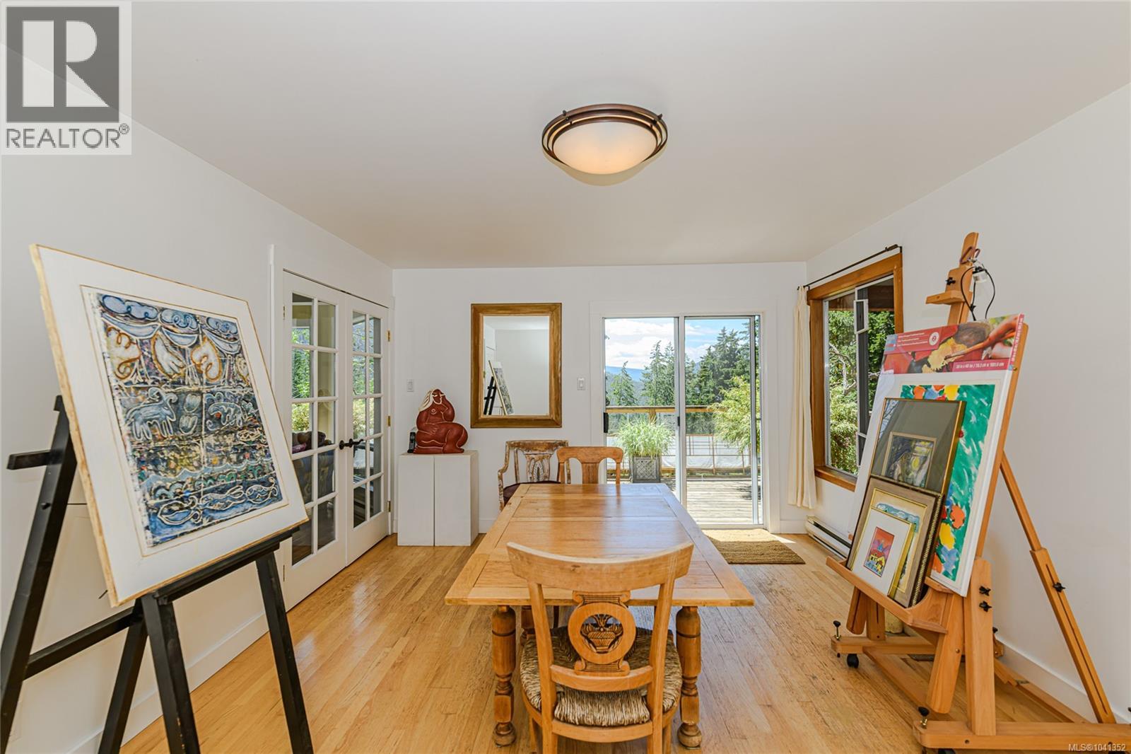351 Elizabeth Dr - 9