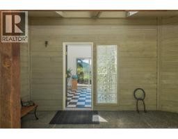 Living room - 351 Elizabeth Dr, Salt Spring, BC V8K1J5 Photo 7