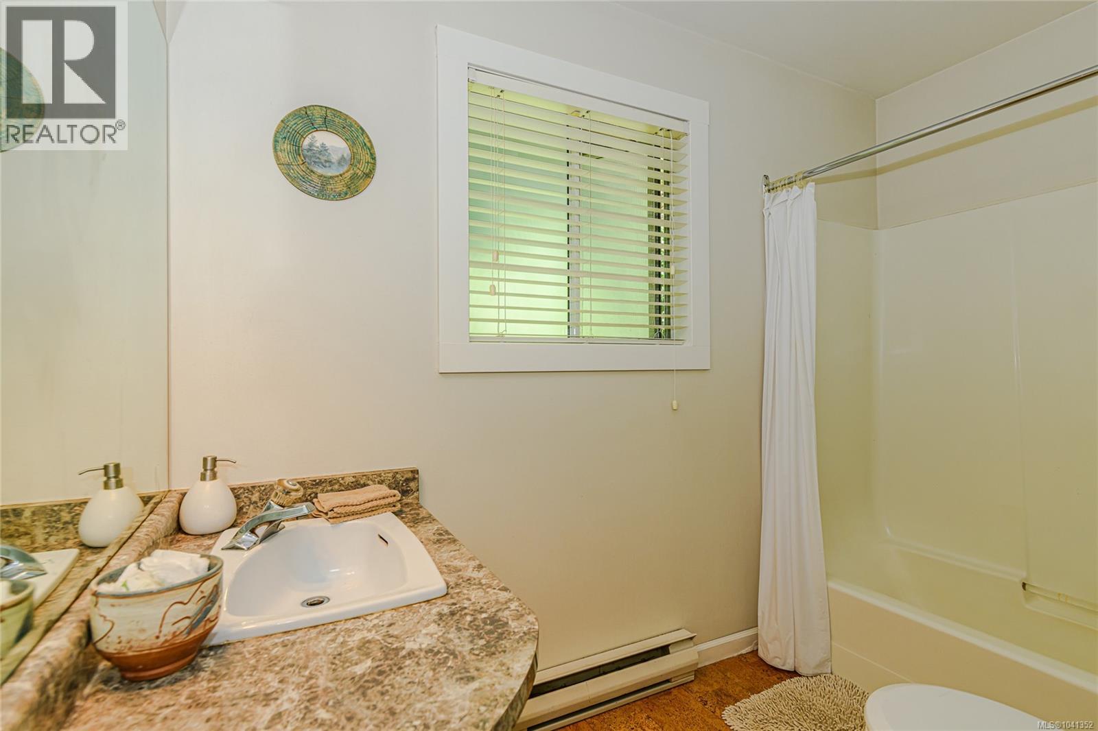 351 Elizabeth Dr - 25