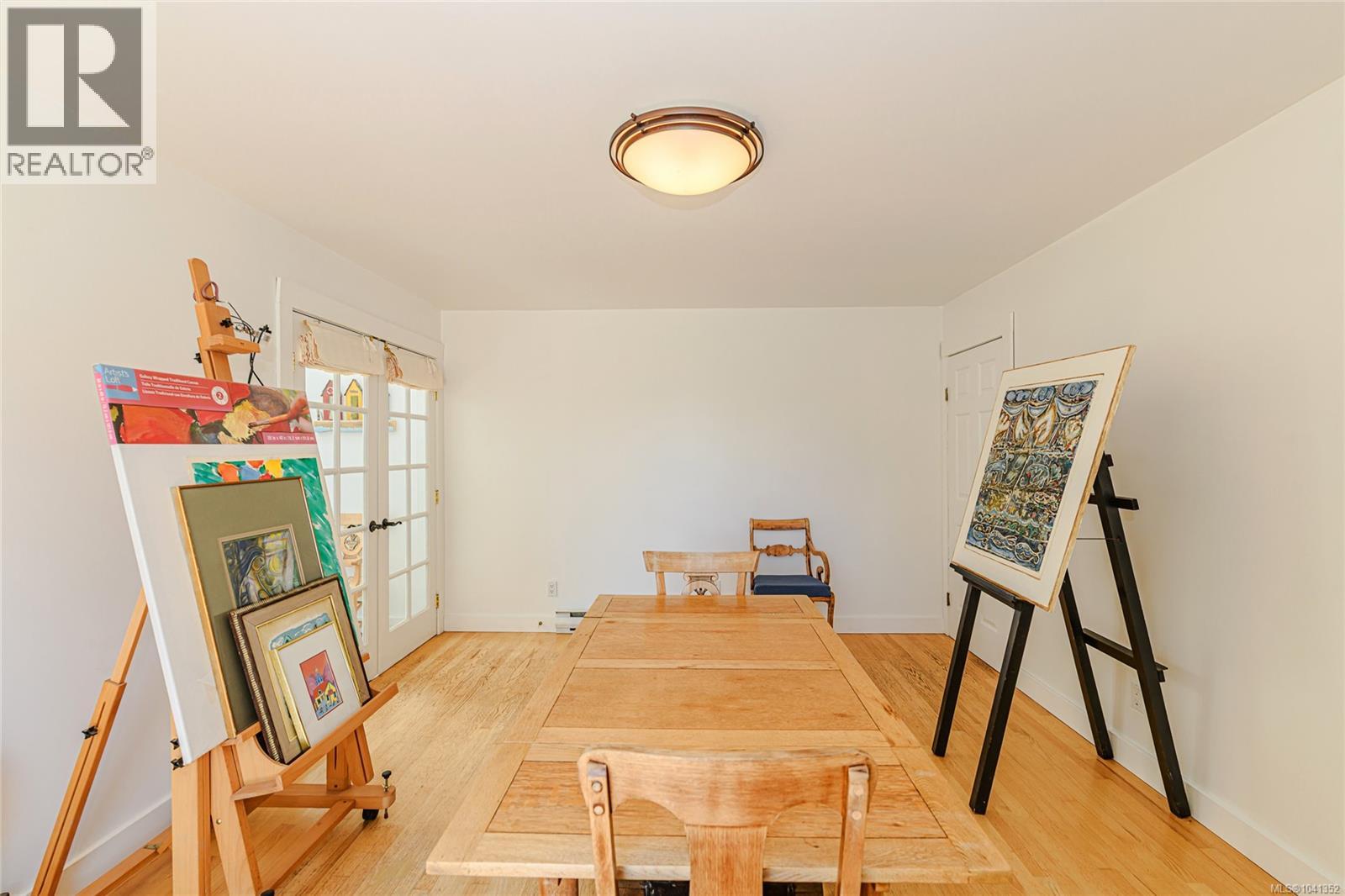 351 Elizabeth Dr - 11