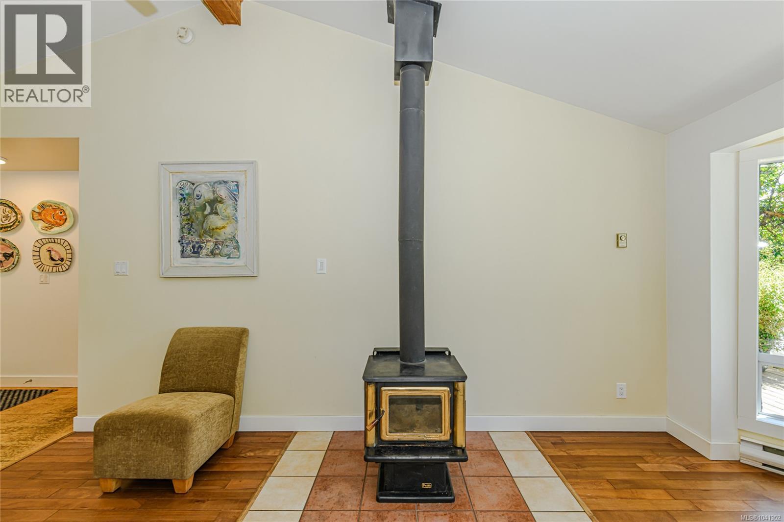 351 Elizabeth Dr - 16